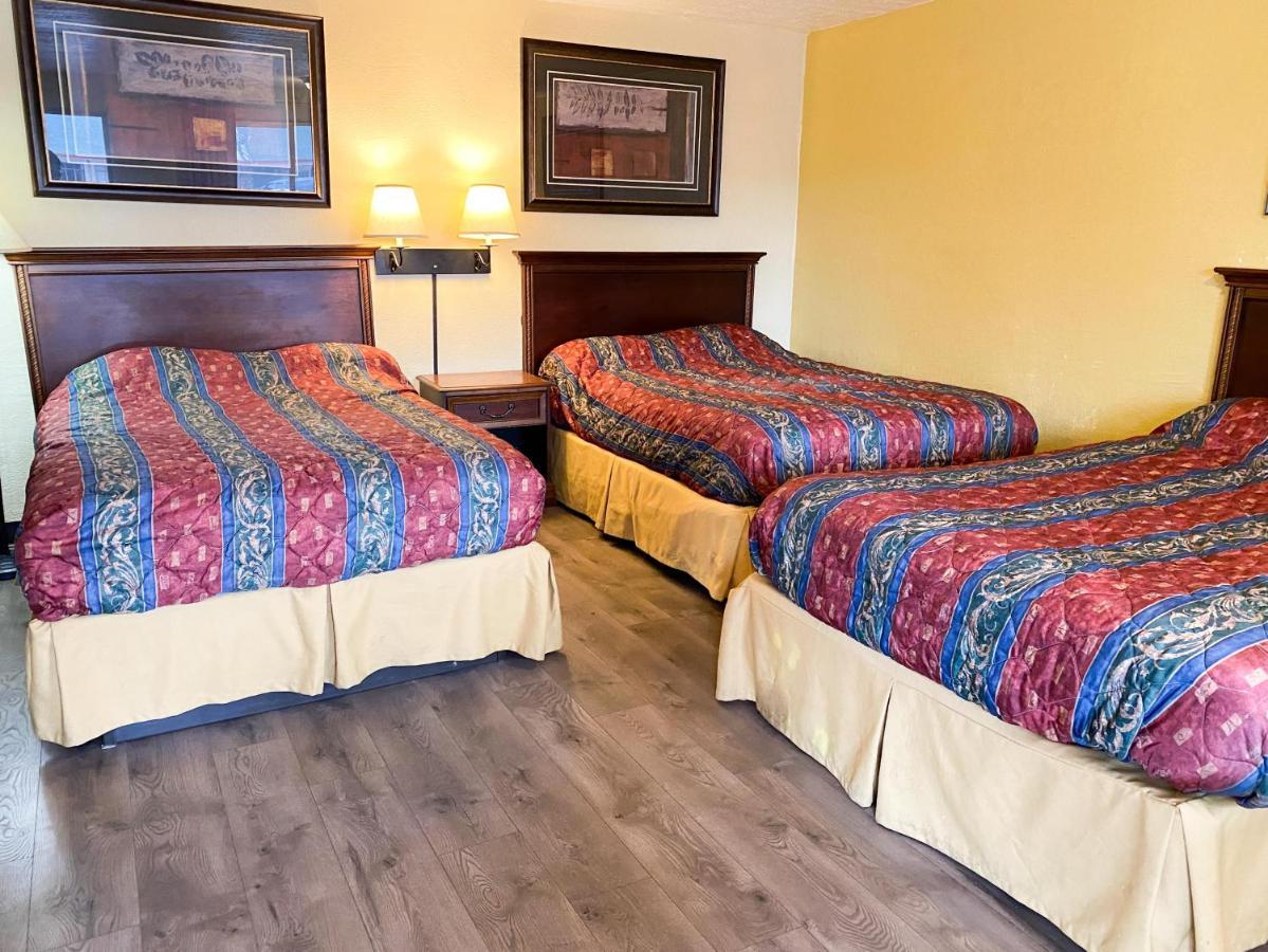 Guest Ranch Motel Шайенн Экстерьер фото